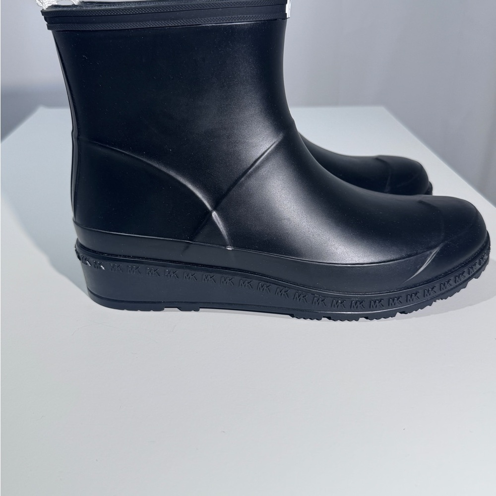 MICHAEL Michael Kors MAC Rain Booties – Waterproof Black Designer Boots - Picture 8 of 11